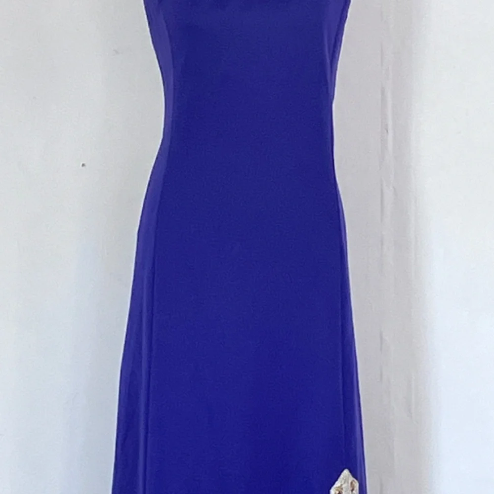 1960s Royal Purple vintage dress with gold and silver metallic threading - Picture 8 of 14